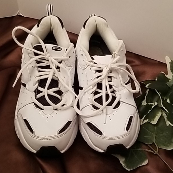 mens sneakers 10.5 wide